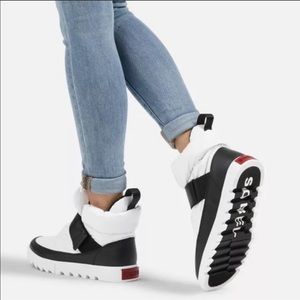 Joan of Arctic Next Lite Strap Puffy Waterproof